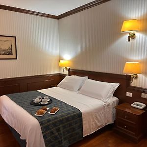 Camera standard con letto king size