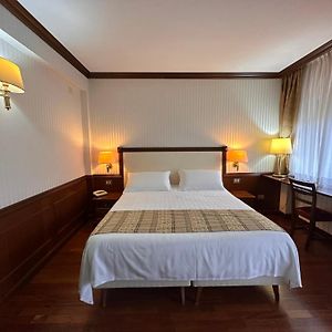 Camera grande con letto king size